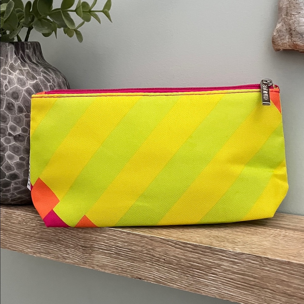Clinique Cosmetic Pouch - Picture 3 of 3